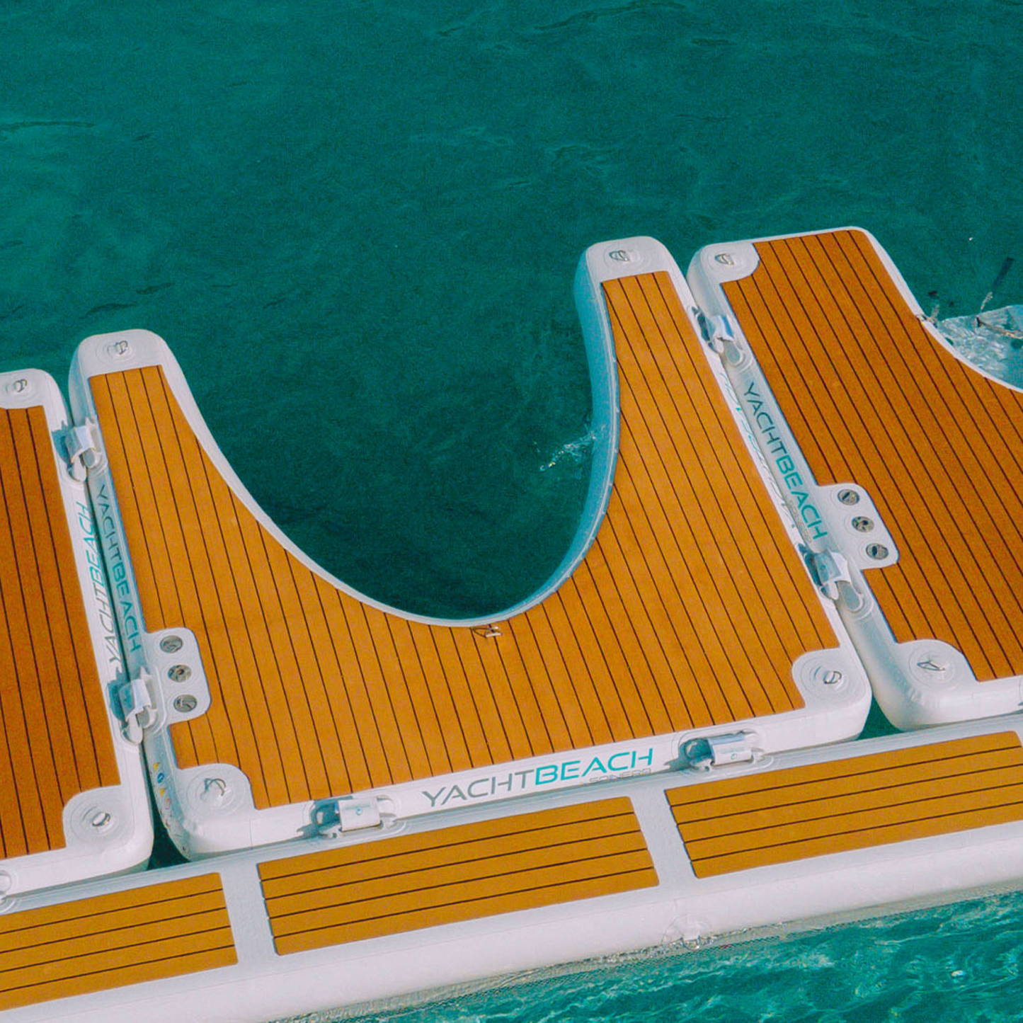 Yachtbeach Jet Ski Dock Single 2.05 lifestyle